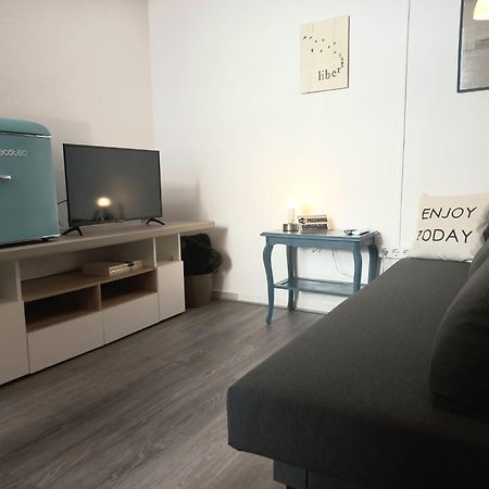 Apartamento en el centro a 10 min de la playa Almería Exterior foto