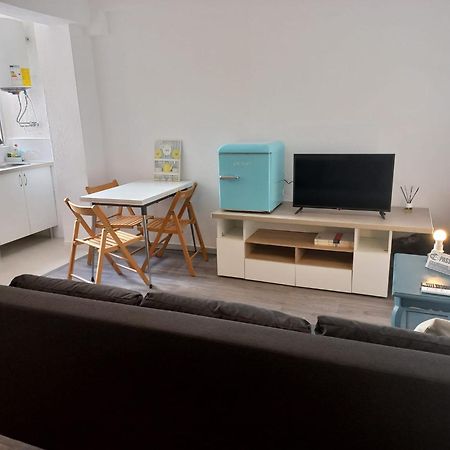 Apartamento en el centro a 10 min de la playa Almería Exterior foto